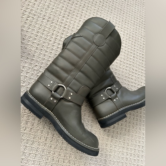 CHANEL boots - Picture 2 of 5